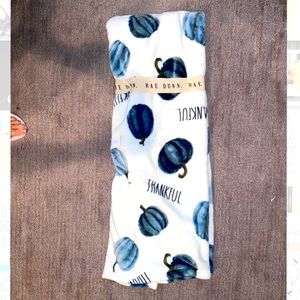 🇺🇸 Rae Dunn THANKFUL Blanket